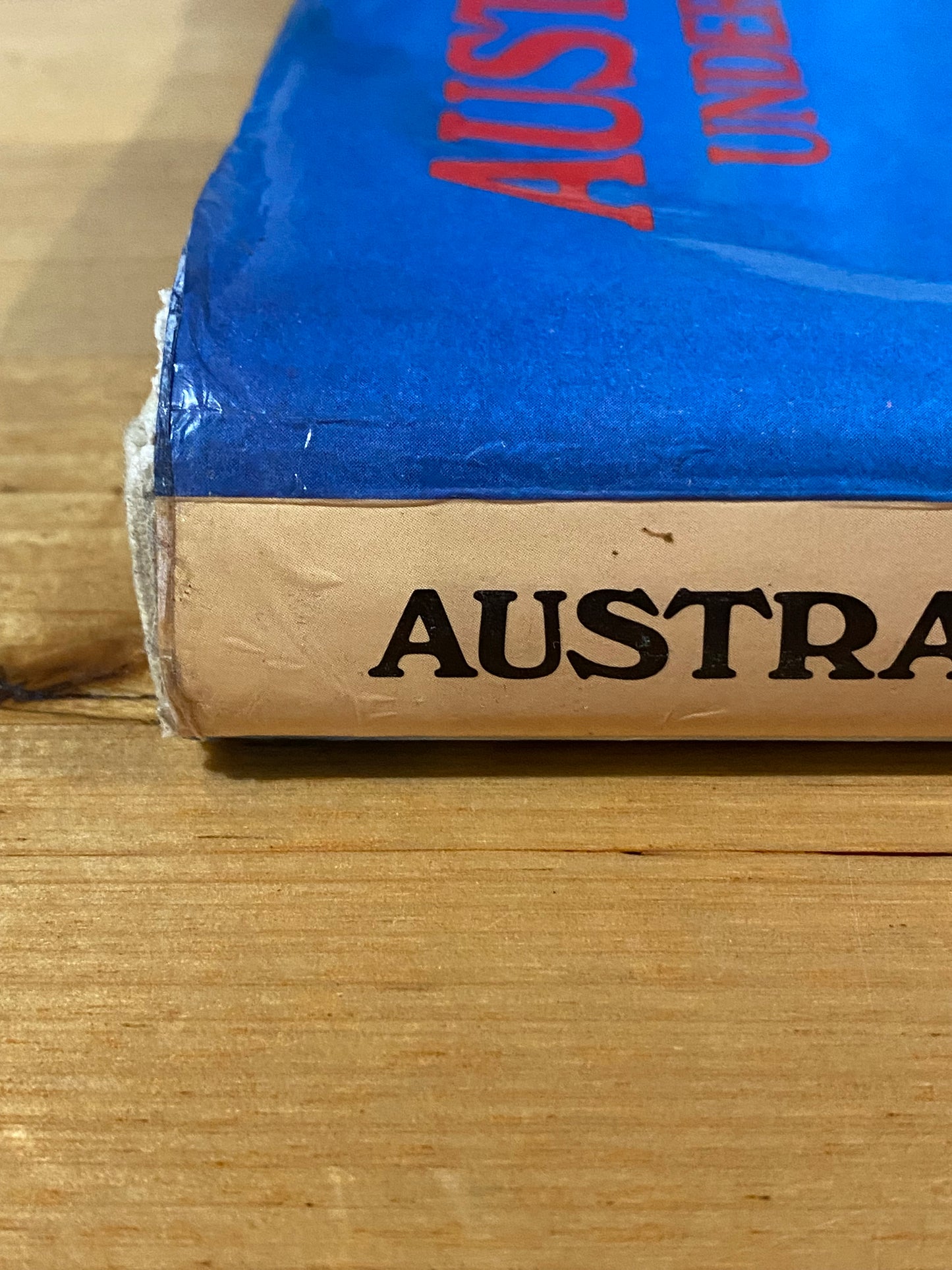 Australia Under The Sun by John Kelly Vintage Glamour Photography Hardcover 1986 GD