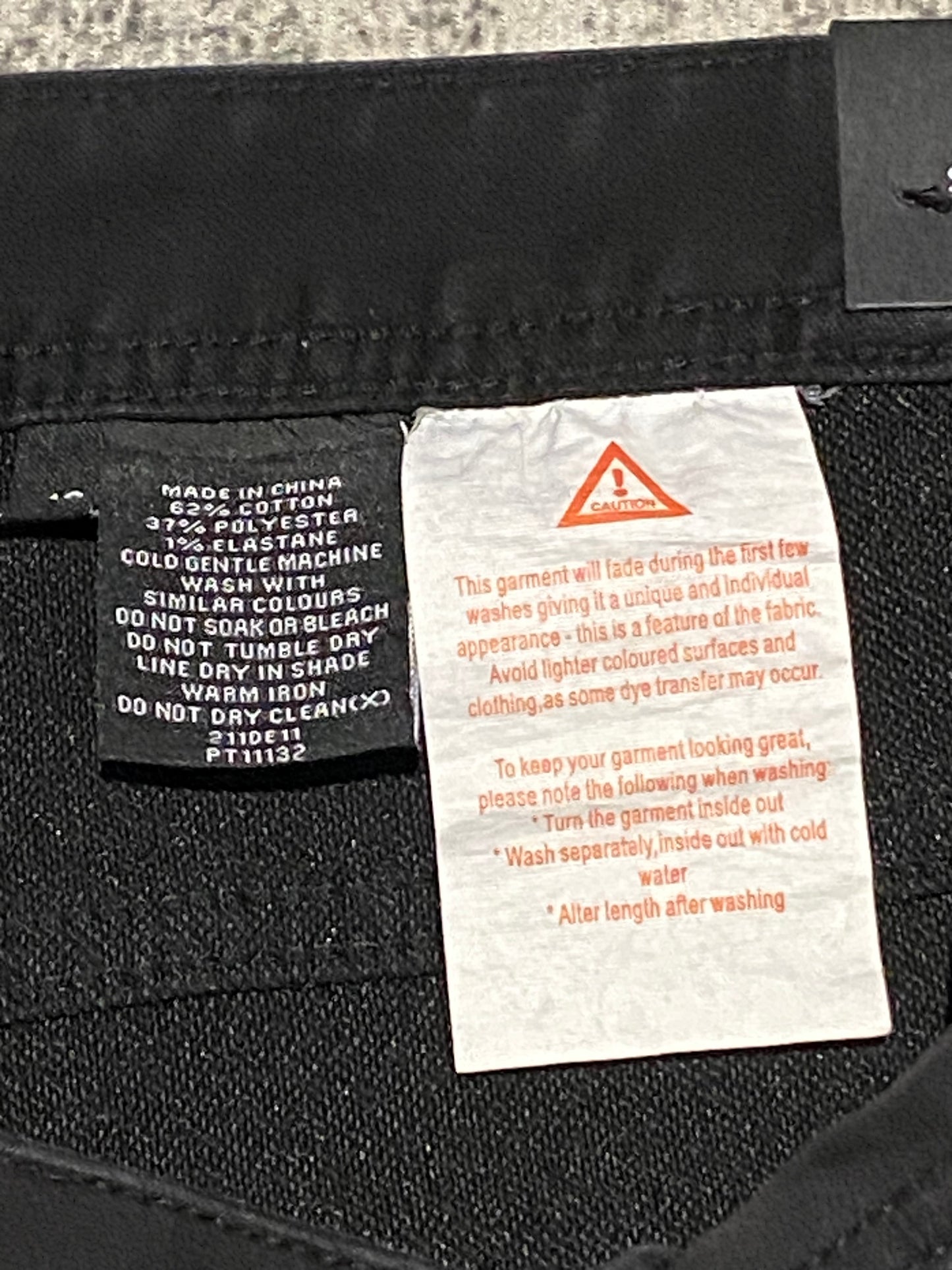 Tarocash Men’s Jeans Stretch Denim Black Size 42-inch Waist Zip Fly New With Tags