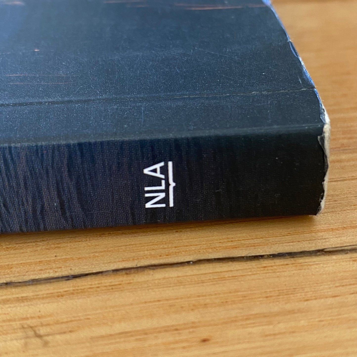 The Catch The Story of Fishing in Victoria Anna Clark Paperback 2017 GD