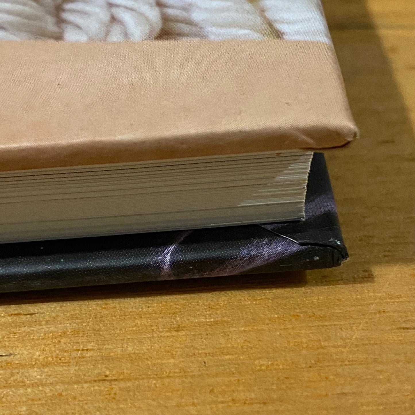 On The Loom A Modern Weaver's Guide by Maryanne Moodie Hardcover GD