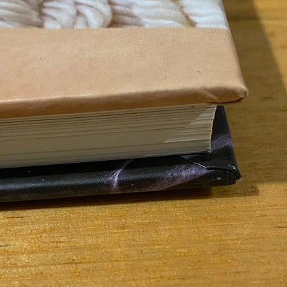 On The Loom A Modern Weaver's Guide by Maryanne Moodie Hardcover GD