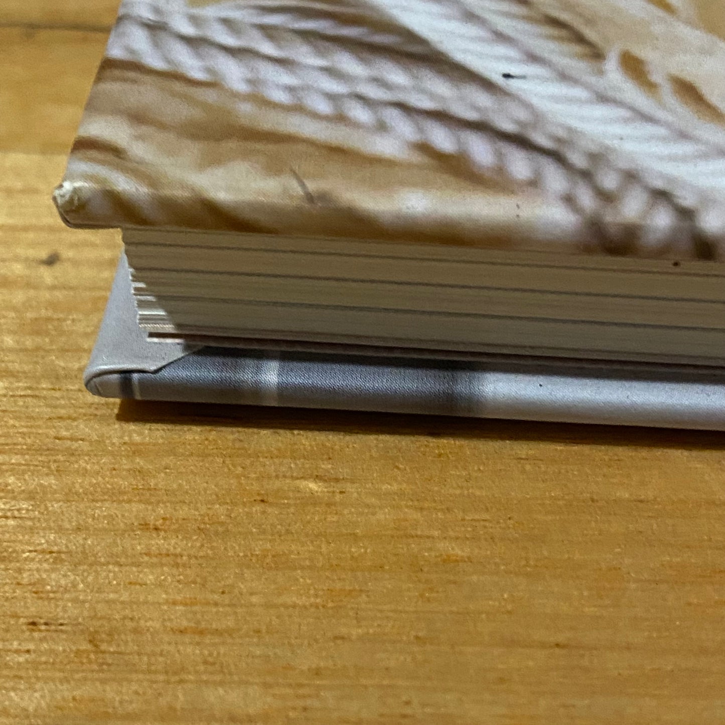 On The Loom A Modern Weaver's Guide by Maryanne Moodie Hardcover GD