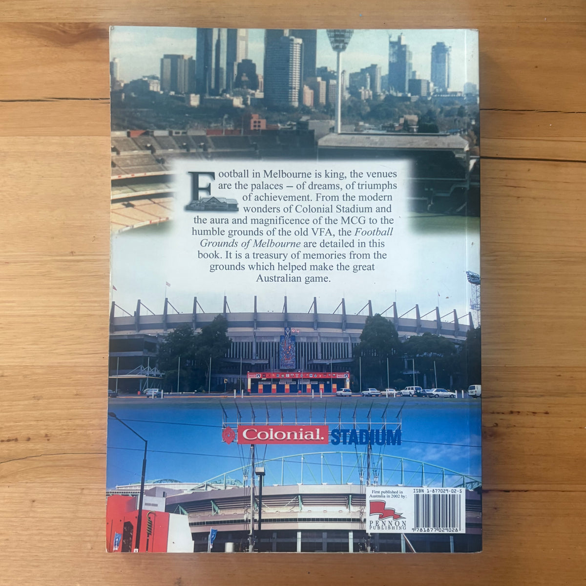 Football Grounds of Melbourne by Santo Caruso Illustrated Paperback 2002 GD