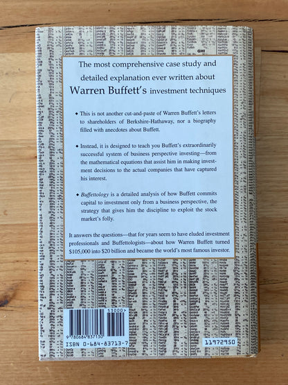 Warren Buffet Buffetology by Mary Buffet & David Clark Hardcover 1997 GD