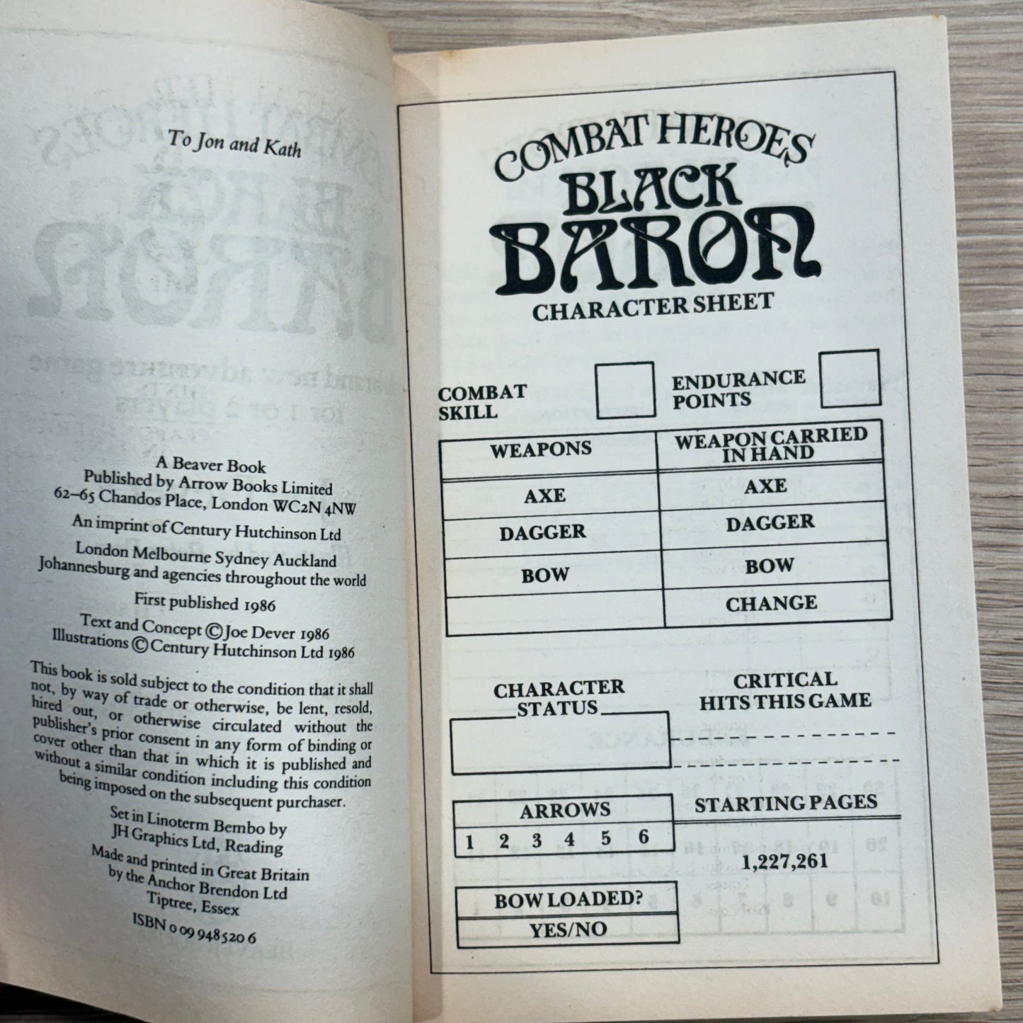 Black Baron & White Warlord by Joe Dever Combat Heroes 1 Paperback 1986 GD