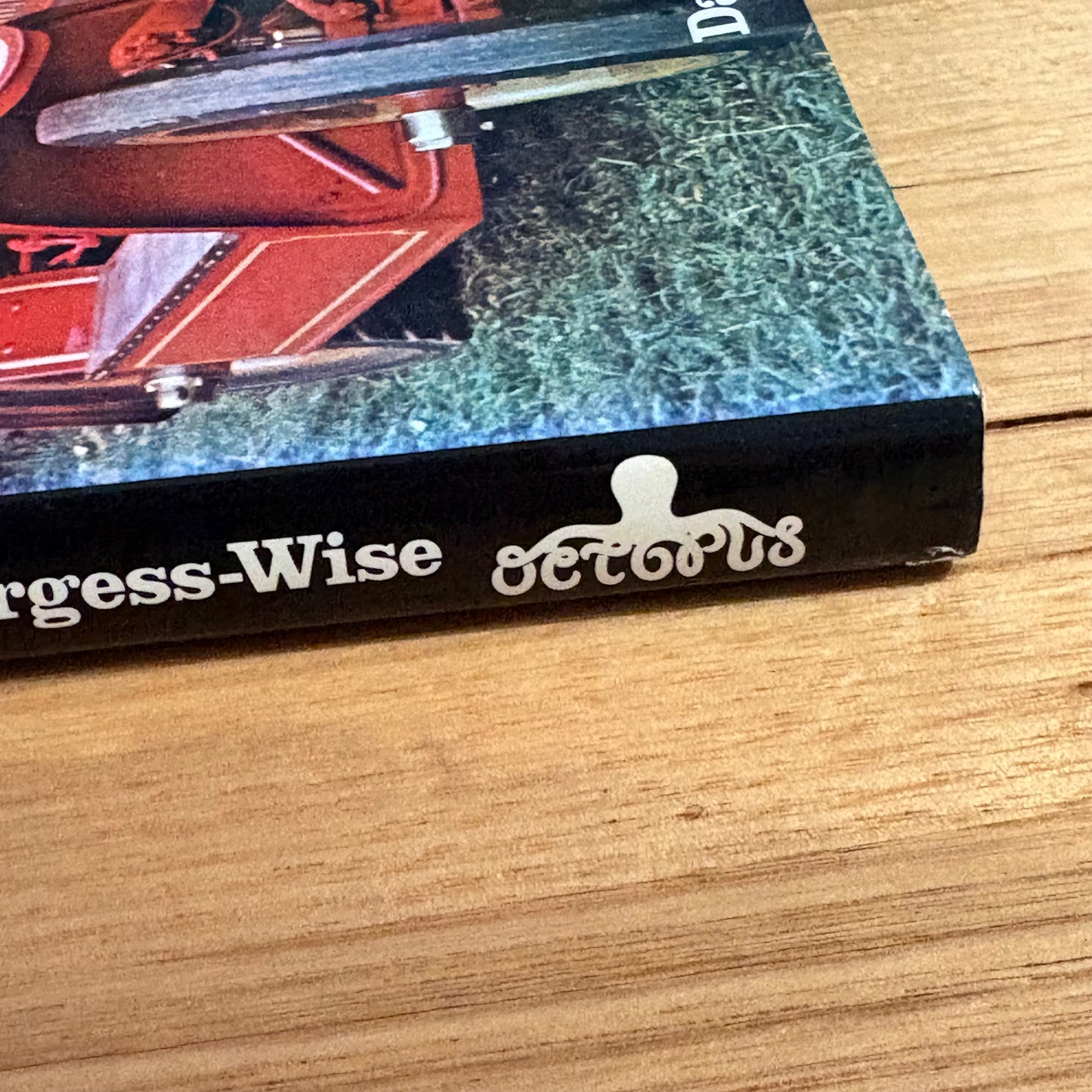 Fire Engines & Fire-fighting by David Burgess-Wise 1977 GD