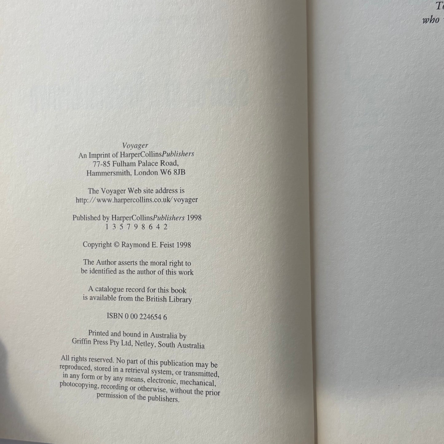 Shards of a Broken Crown Raymond E. Feist Serpentwar Saga Part 4 Hardcover 1998 GD