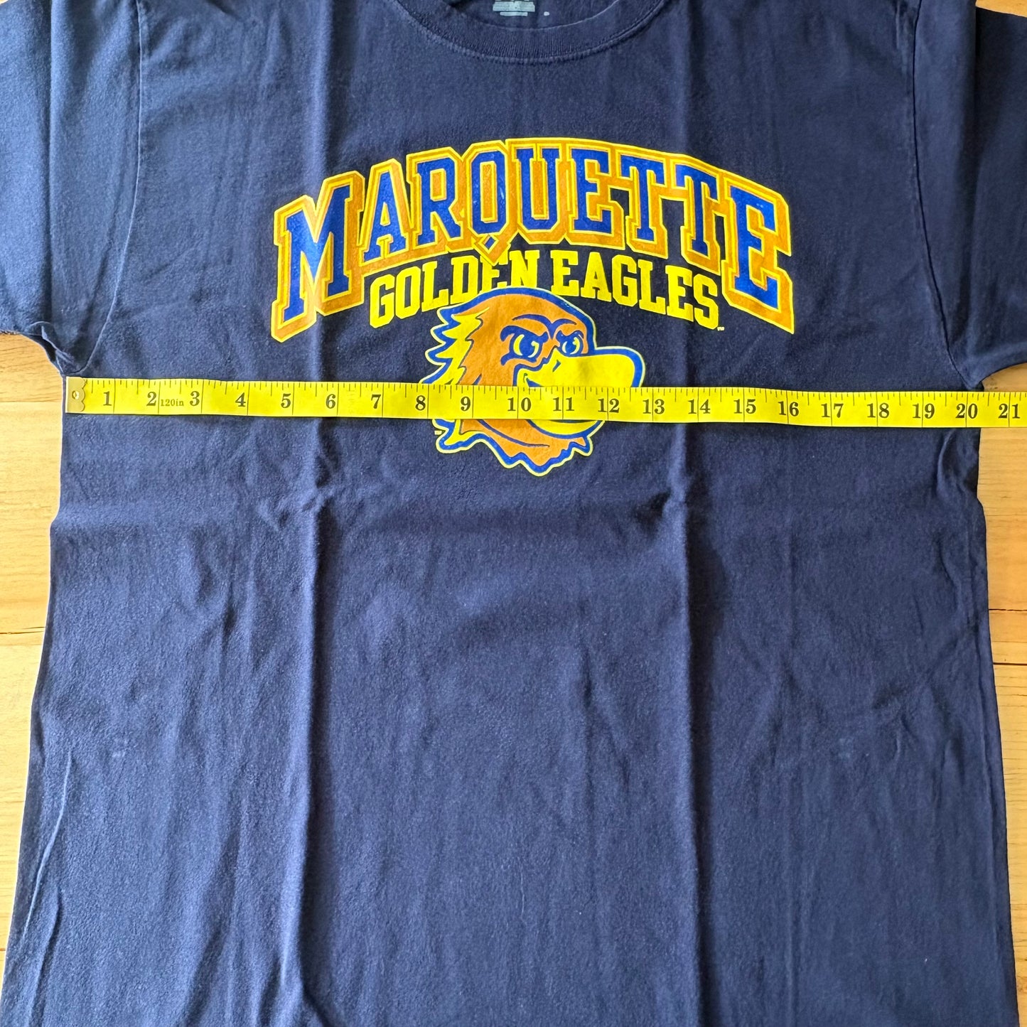Marquette Golden Eagles Champion T-Shirt Navy Blue Short Sleeve Size Large