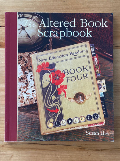 The Altered Scrapbook by Susan Ure Paperback 2006 GD