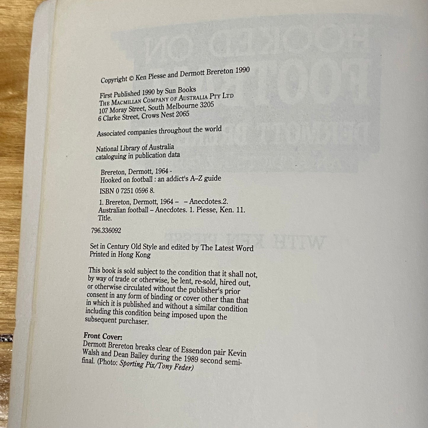 Hooked on Football An Addicts Guide Dermot Brereton AFL Footy Paperback 1990 GD