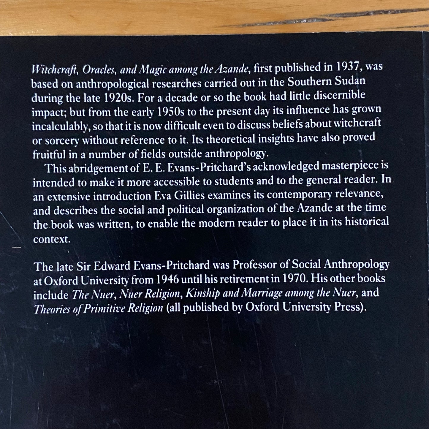 Witchcraft, Oracles & Magic Among The Azande by E.E. Evans-Pritchard Paperback GD