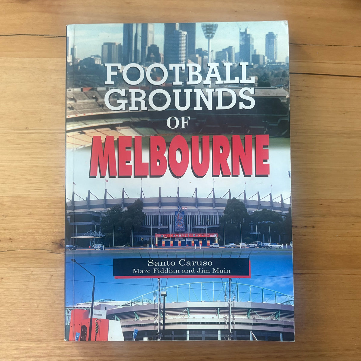 Football Grounds of Melbourne by Santo Caruso Illustrated Paperback 2002 GD
