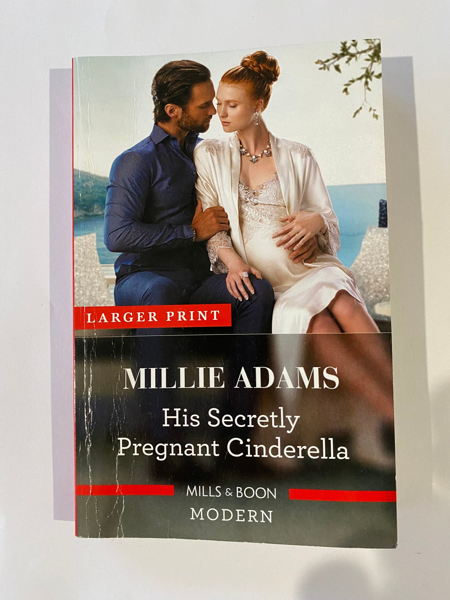 Mills & Boon Modern Romance Large Print Paperbacks x 12 Bundle GD