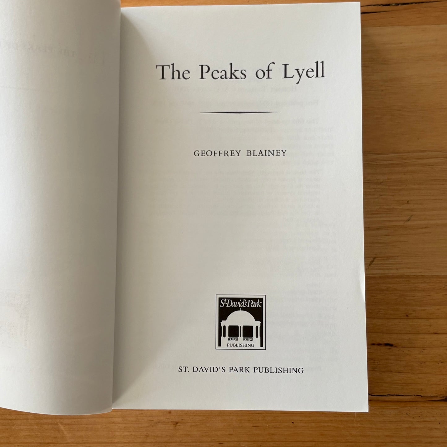 The Peaks of Lyell by Geoffrey Blainey Gold Prospecting Paperback 1993 VGC