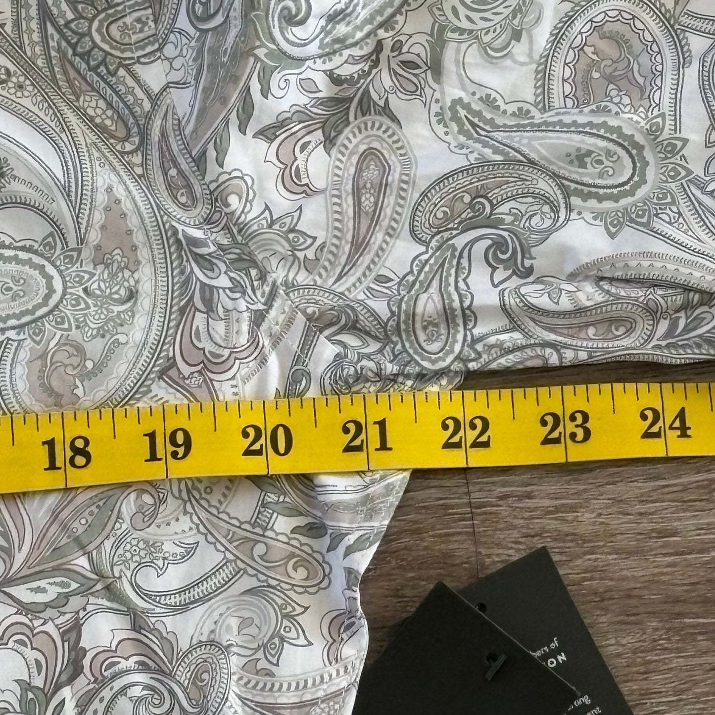 Tarocash Shirt Men's Casual Medium Long Sleeve Slim Fit White Paisley Pattern Collared NWT