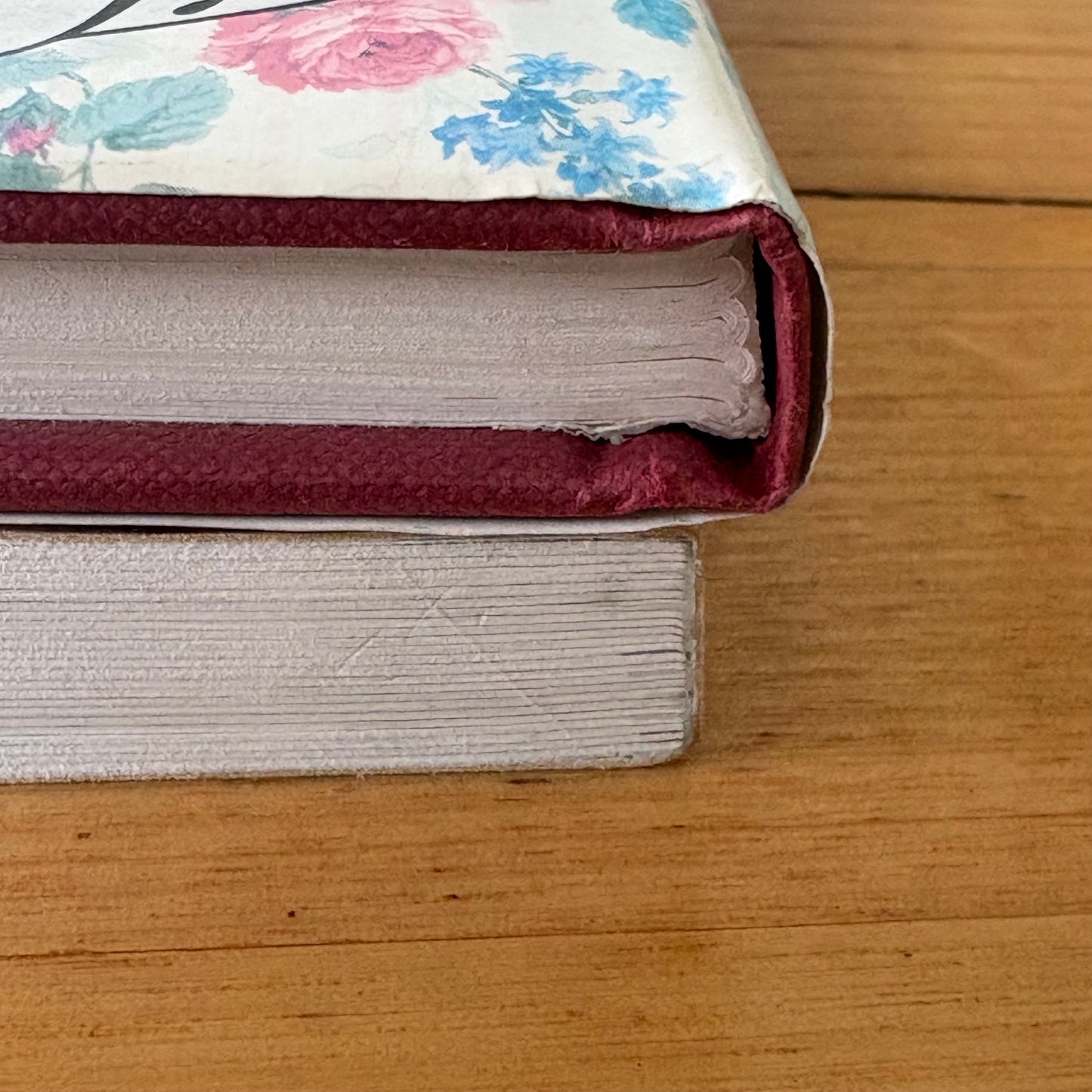 Keeping Up Appearances Hyacinth Bucket 2 x Book Bundle BBC GD