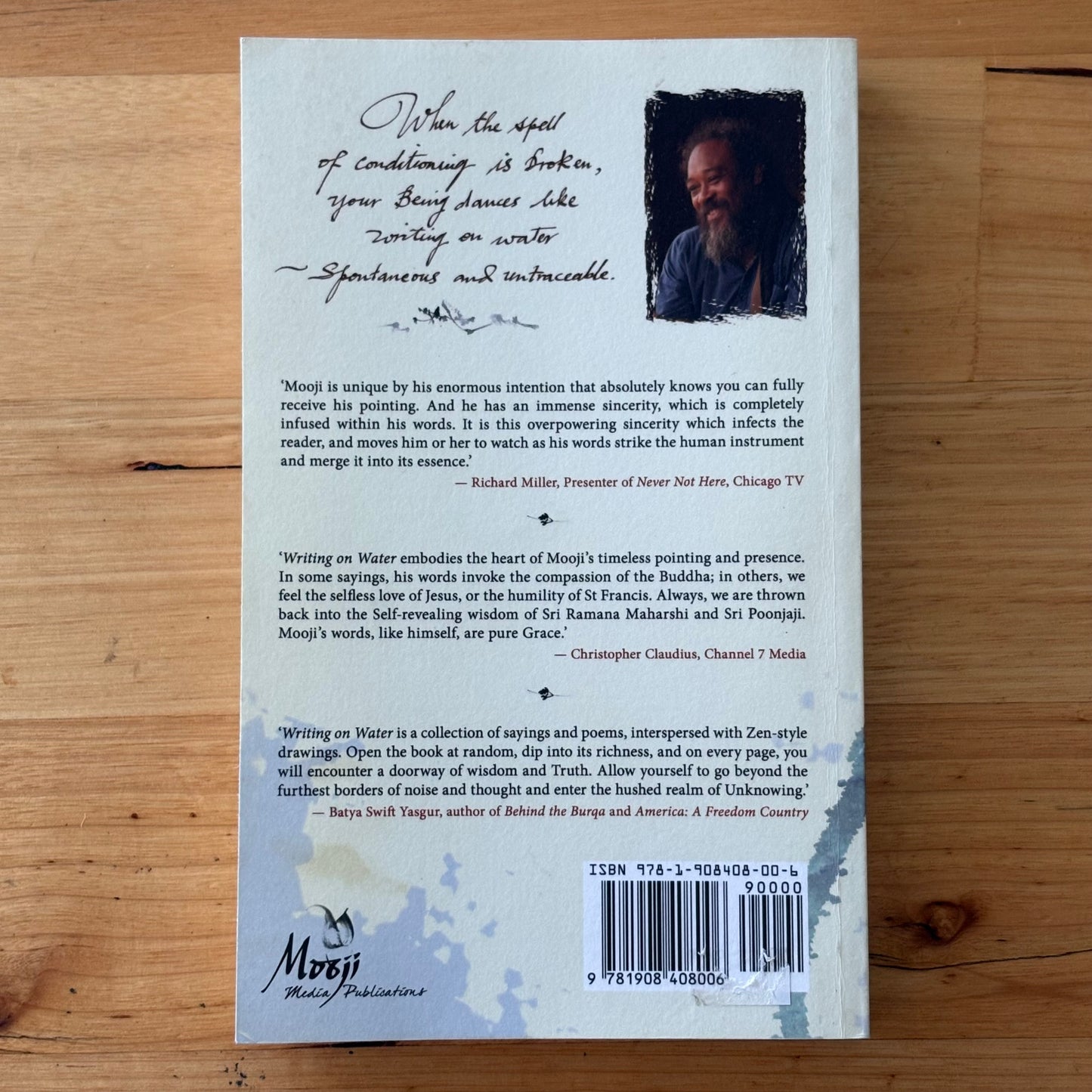 Writing On Water Mooji Spontaneous Utterances, Insights and Drawings Paperback GD