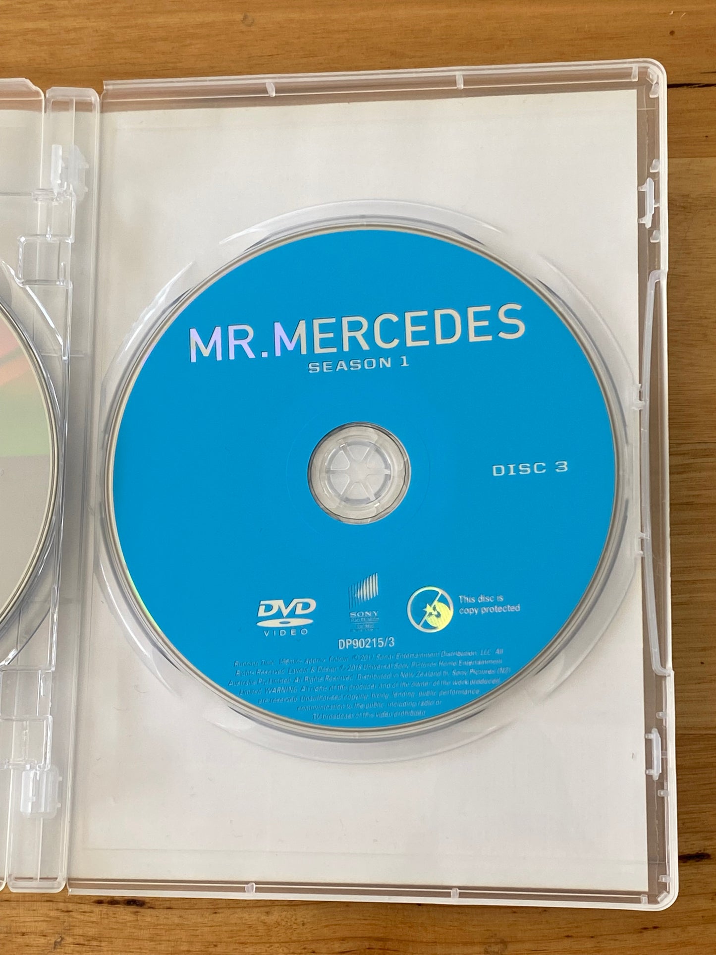 Mr Mercedes Season 1 DVD Based on Stephen King Novel 3-Disc PAL 2,4 VGC