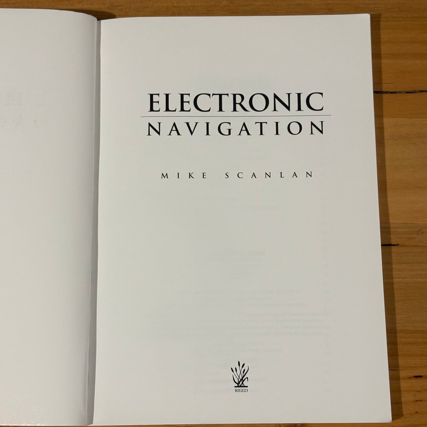 Electronic Navigation by Mike Scanlon Paperback Boats 2003 GD