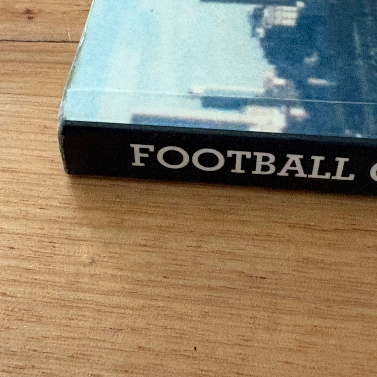 Football Grounds of Melbourne by Santo Caruso Illustrated Paperback 2002 GD