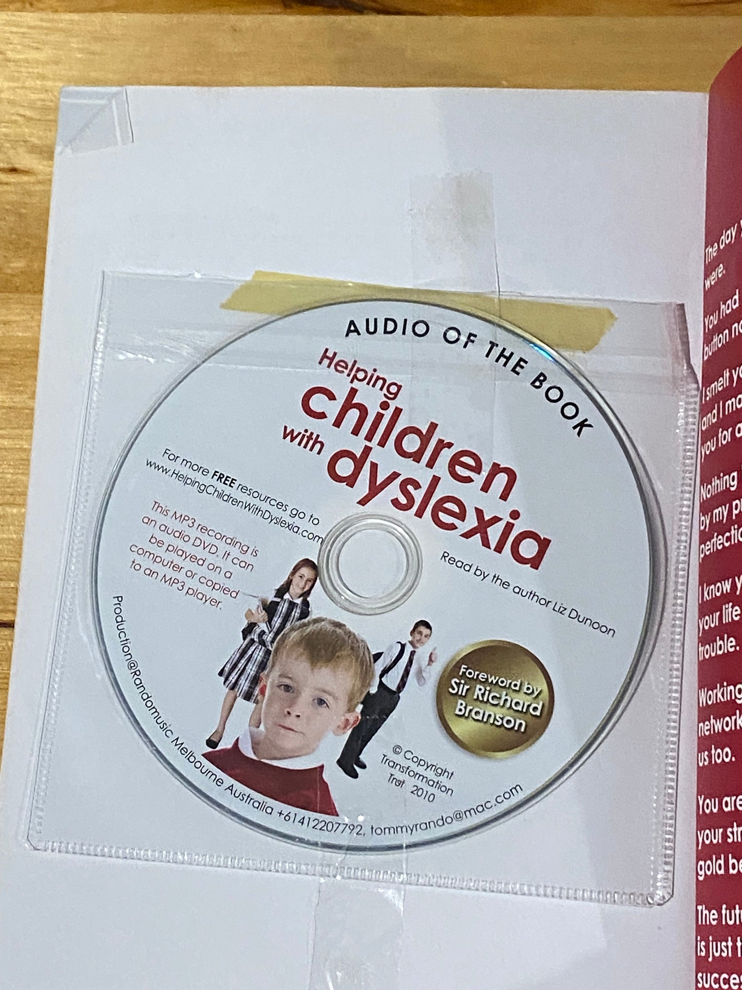 Helping Children With Dyslexia by Liz Dunoon Paperback Complete with CD 2010 GD