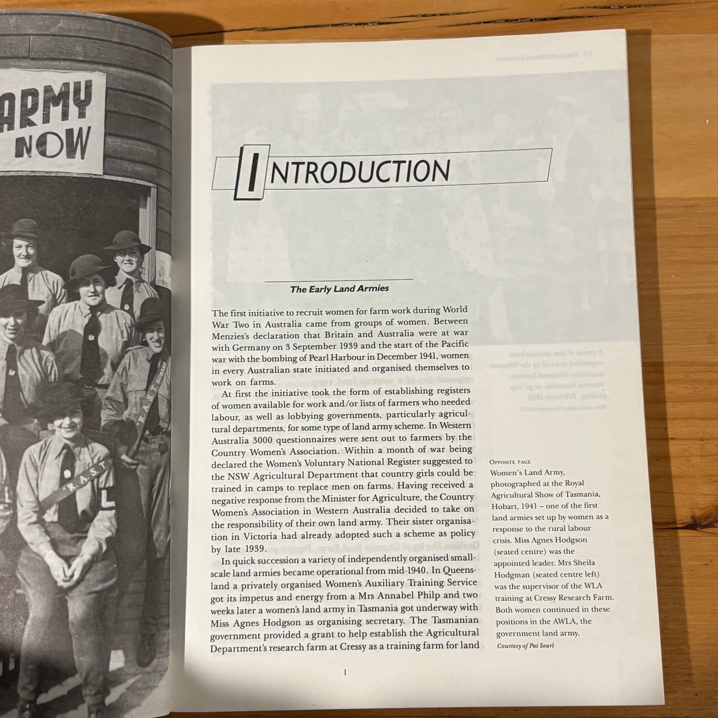 Thanks Girls and Goodbye Australian Women's Land Army Paperback 1990 GD