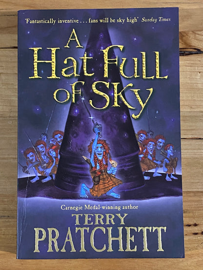 A Hatful Of Sky A Discworld Novel by Terry Pratchett Paperback 2004 GD