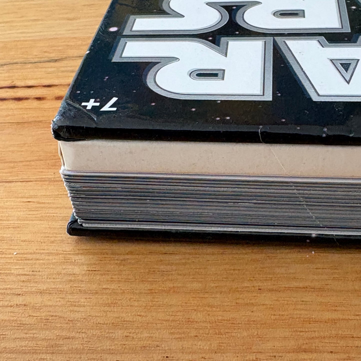 Lego Star Wars Character Encyclopedia Hardback With Han Solo Minifigure GD