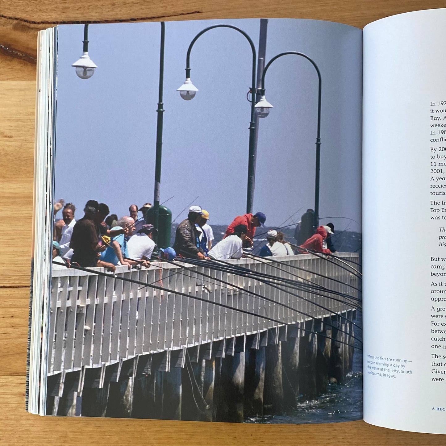 The Catch The Story of Fishing in Victoria Anna Clark Paperback 2017 GD