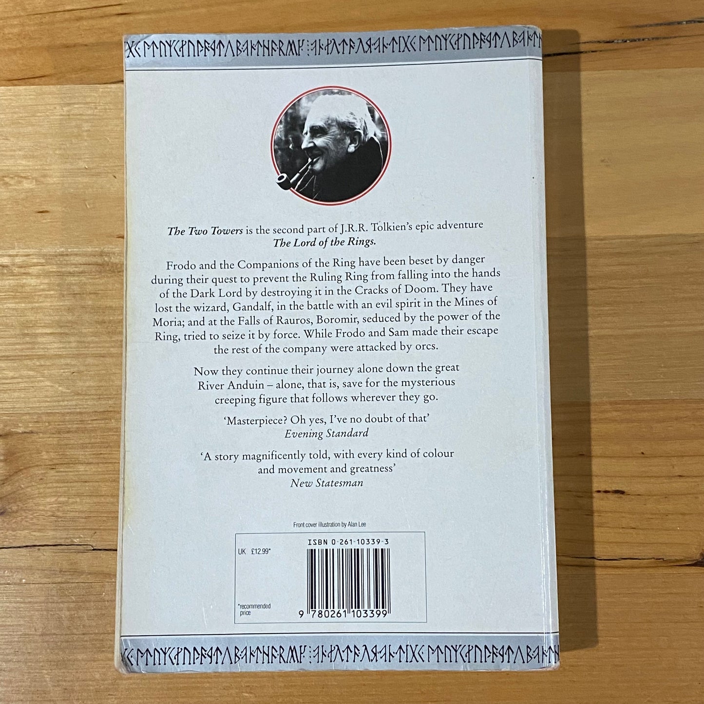 Lord Of The Rings The Two Towers J.R.R. Tolkien 1996 Illustrated Paperback GD