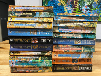 Terry Pratchett Discworld Paperback Novels 21 Book Bundle