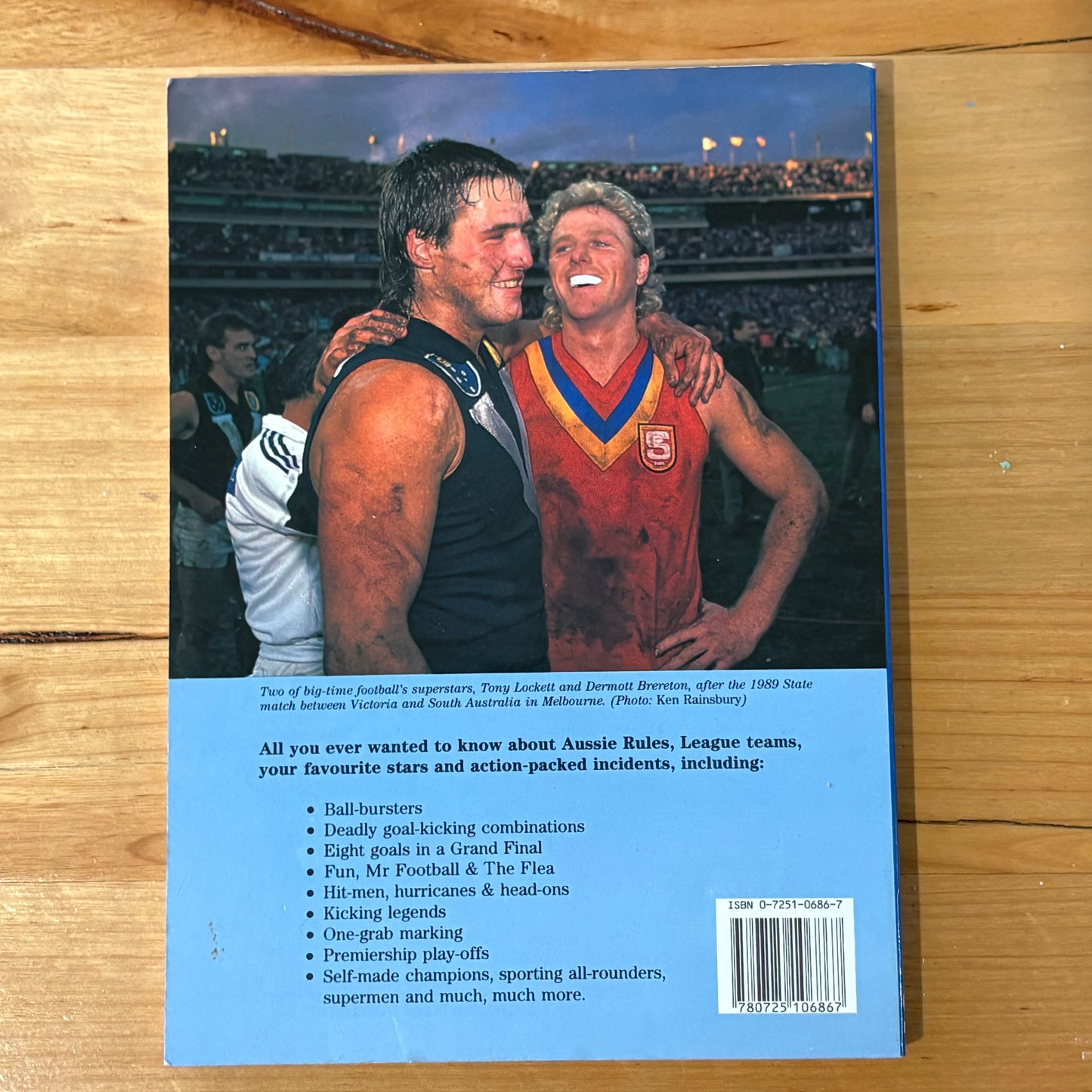 Hooked on Football An Addicts Guide Dermot Brereton AFL Footy Paperback 1991 GD