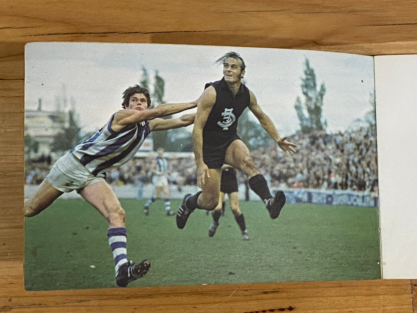 2 Vintage Aussie Rules Books Football For Boys & How To Play Aussie Rules GD