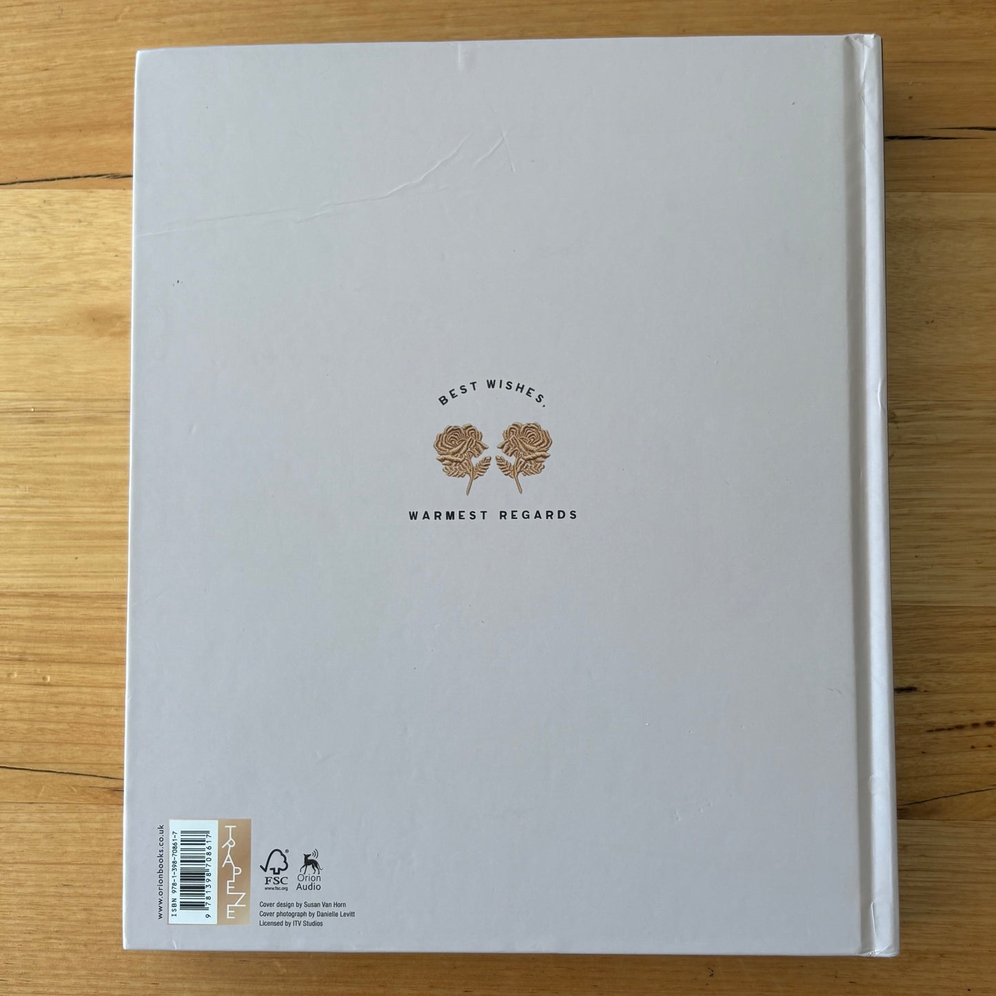 Best Wishes, Warmest Regards The Story of Schitt's Creek Hardcover GD