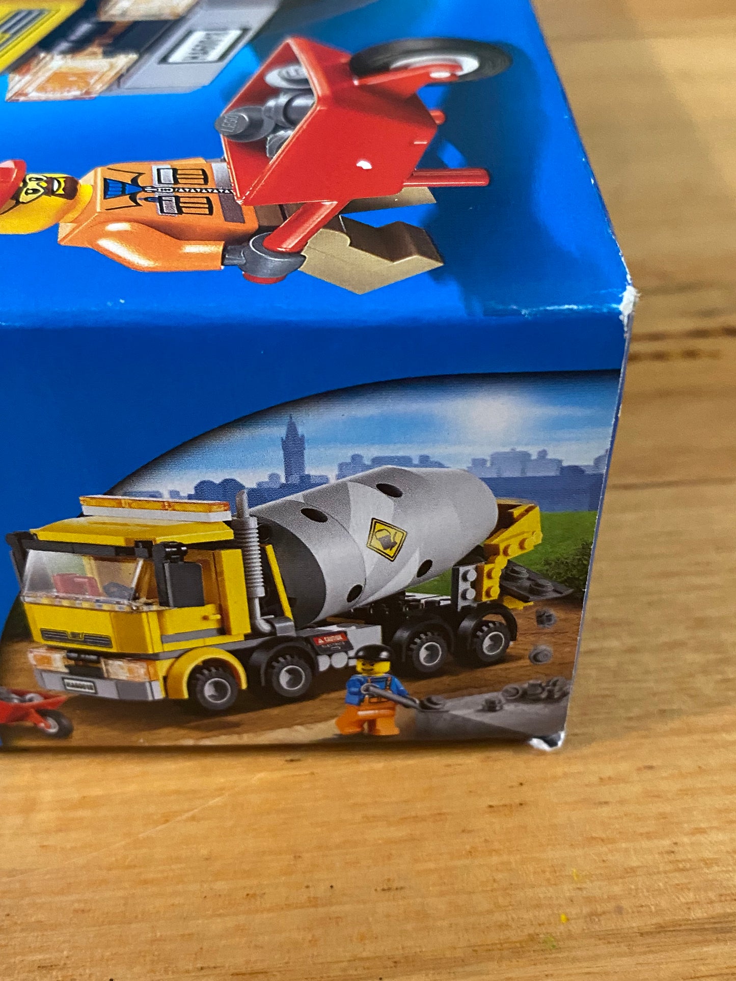 Lego 60018 LEGO City Cement Mixer BNIB Retired Set