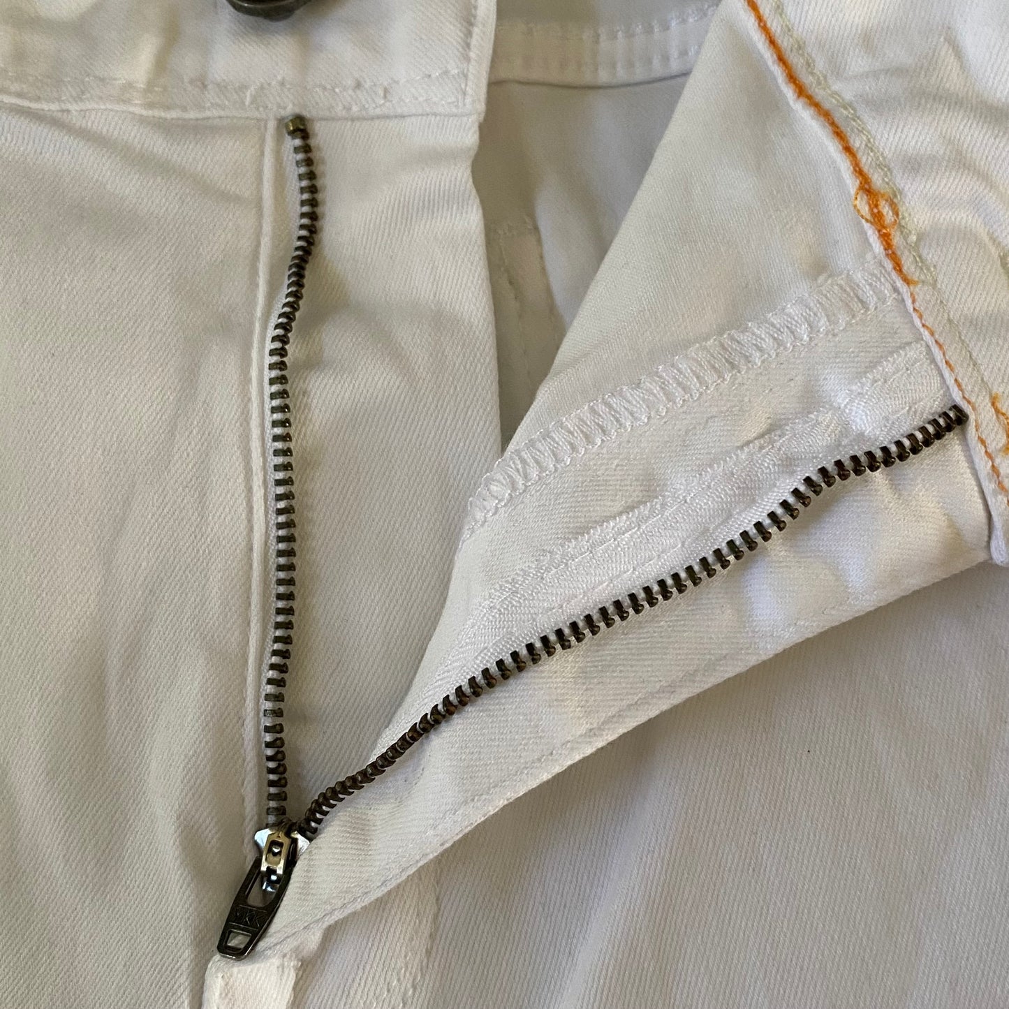 Johnny Bigg Men’s White Jeans SZ 42-inch Waist Zip Fly New With Tags