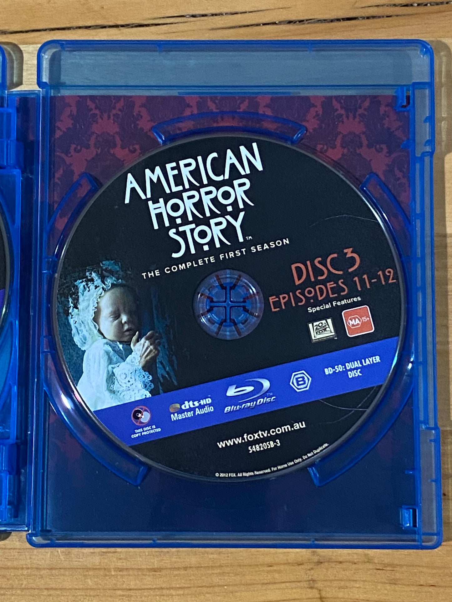 American Horror Story The Complete First Season Blu-Ray 3-Disc Set Region B VGC