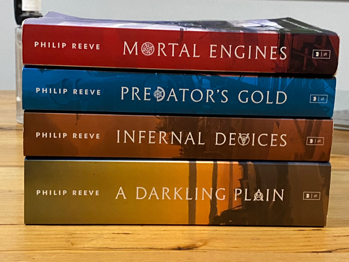 The Mortal Engines Quartet by Philip Reeve 4 Paperback Books GD